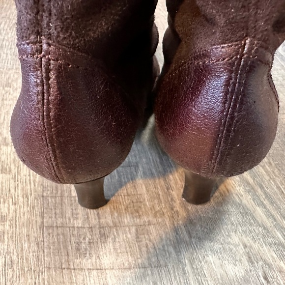 Casadei Suede & Leather Pointed Toe Pull-On Kitten Heel Ankle Boots - Size 7 - Picture 12 of 17